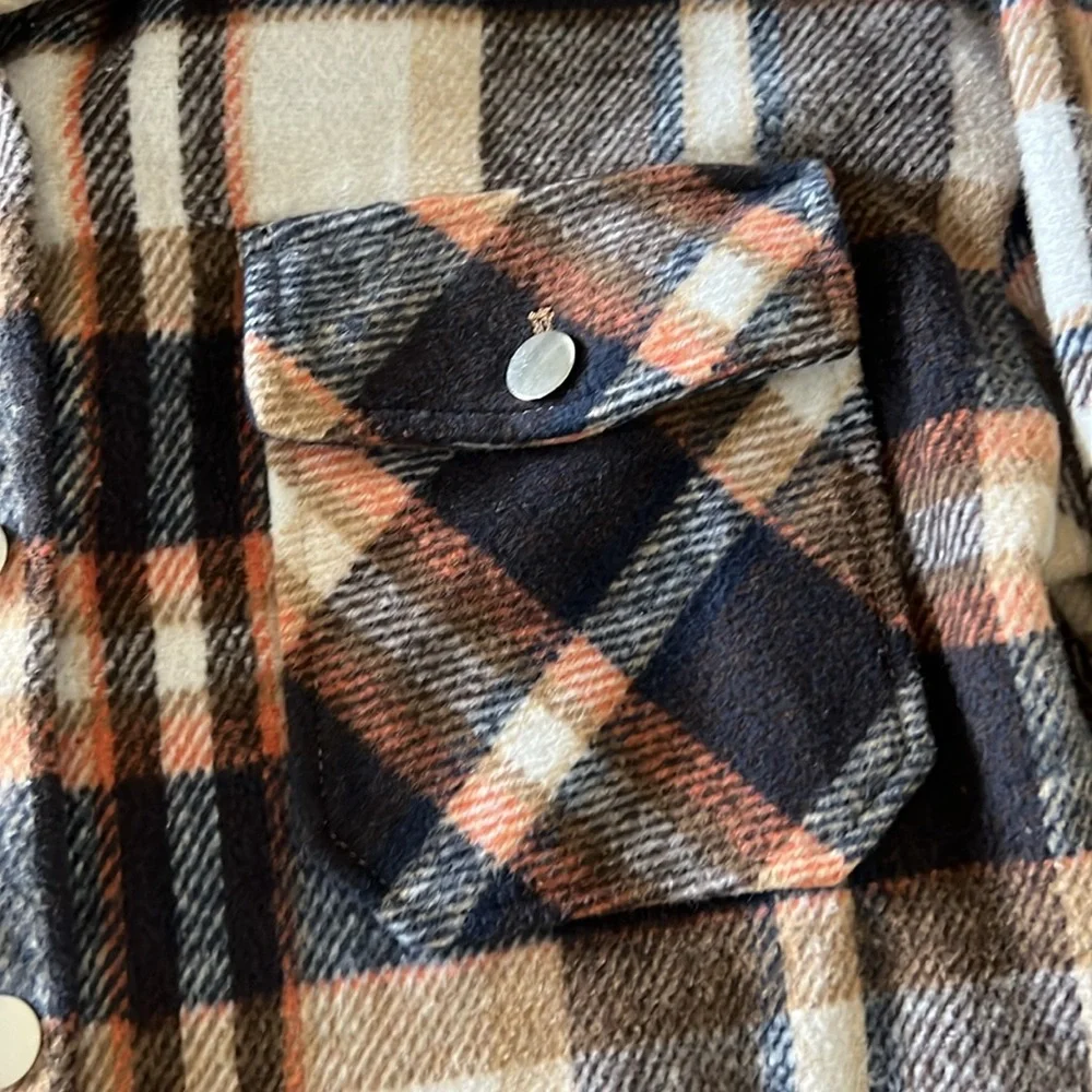 Women’s Plaid Shacket - Picture 3 of 7